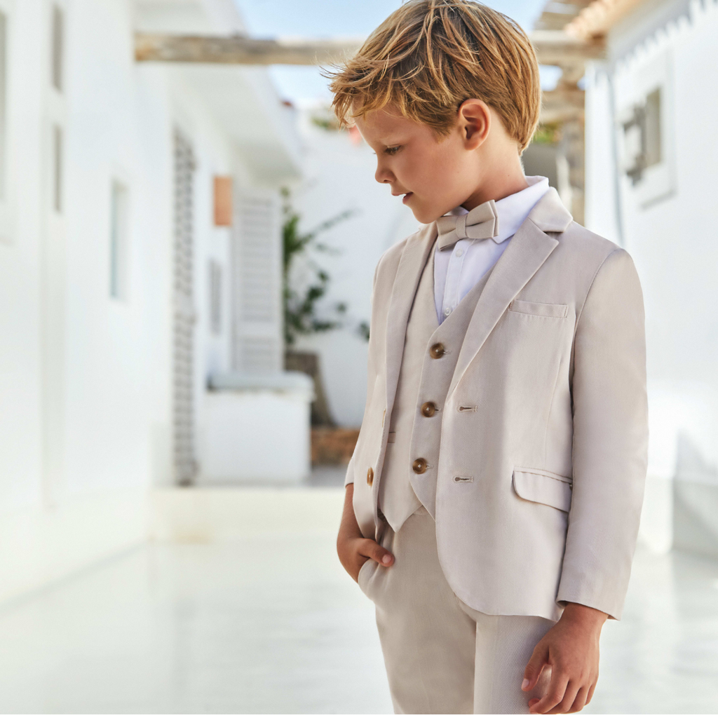 Abito cerimonia bambino: l’outfit giusto per ogni occasione
